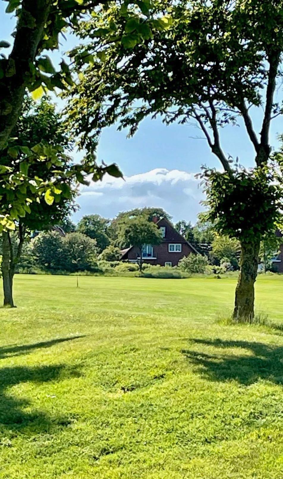 Fewo-Mit-Terasse-U-Garten-Am-Golfplatz Wulfen auf Fehmarn Buitenkant foto